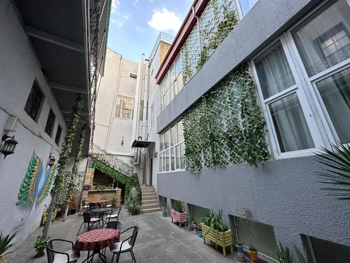 Gardenian Hotel Baky Esterno foto
