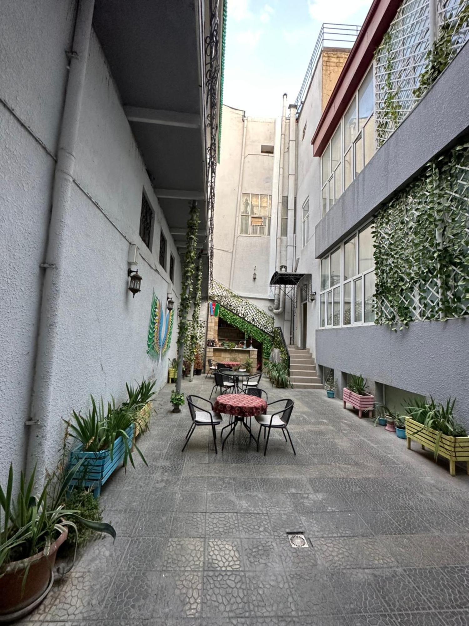 Gardenian Hotel Baky Esterno foto